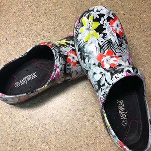 Any wear nursing shoes